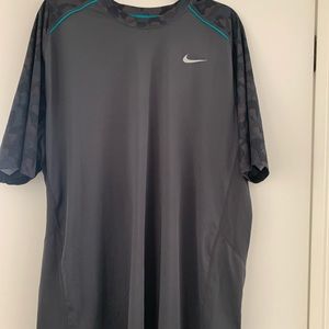 Men’s Nike shirt